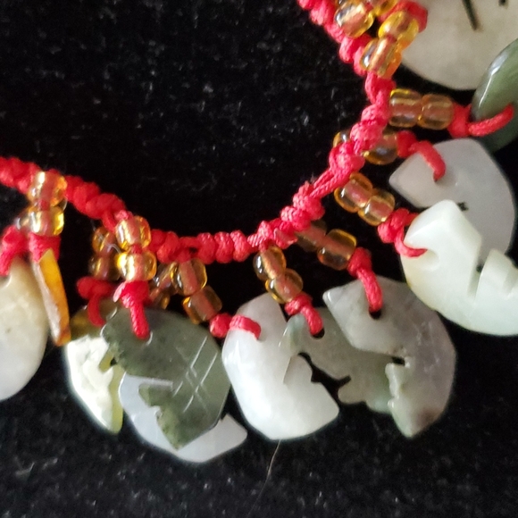 Jade charmed Asian Bracelet - Picture 2 of 4